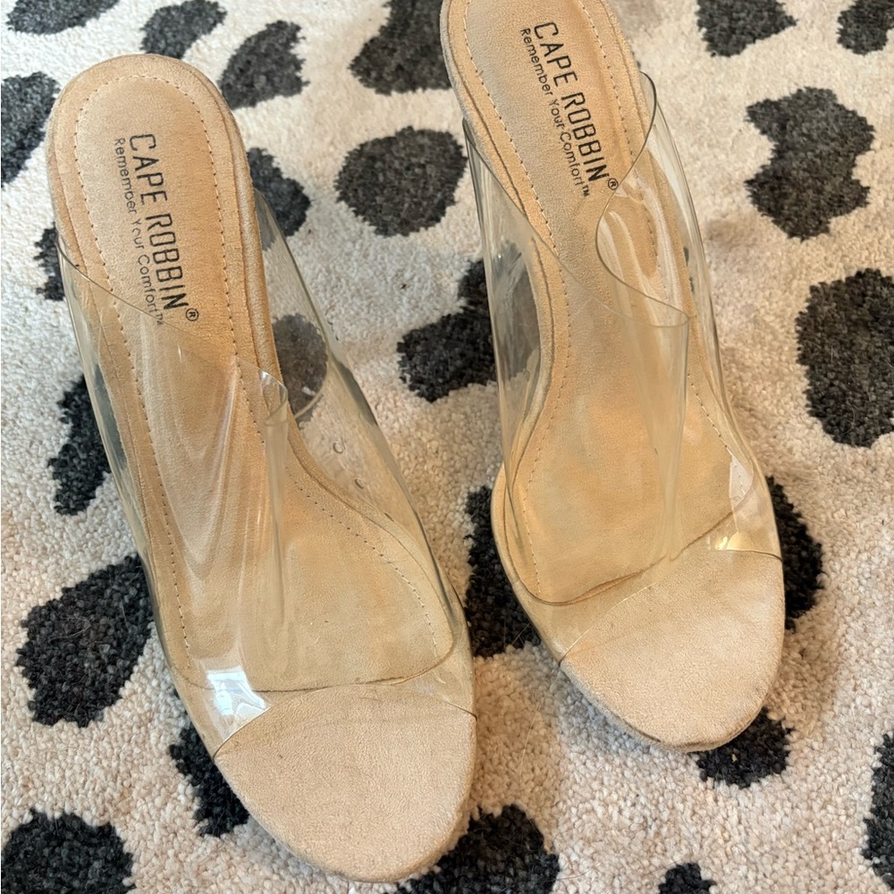 Cape Robbin Women's Clear and Tan Mules